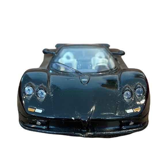 Pagani Zonda c12 1:24 scale model car by Motor Max Black - Picture 3 of 7